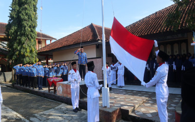 Inilah Kegiatan Upacara Peringatan Detik-Detik Proklamasi Kemerdekaan Ke 77 di SMP Negeri 2 Bumiayu
