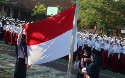 PANITIA DAN JADWAL KEGIATAN PERINGATAN HUT KEMERDEKAAN RI KE 77 DI SMP NEGERI 2 BUMIAYU